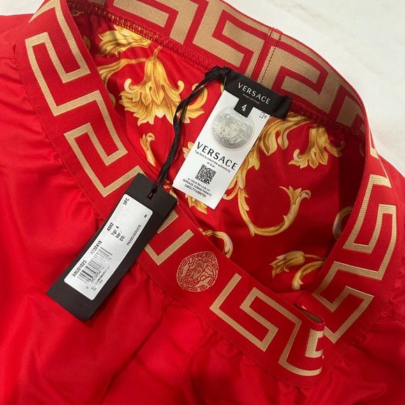 Versace Men’s Greca Swimshorts - Picture 2 of 4